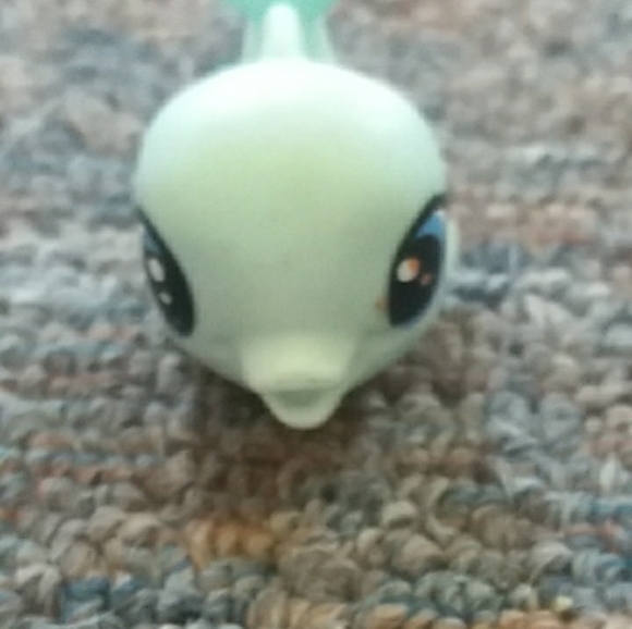 a kids toy dolfin - Picture 2 of 2